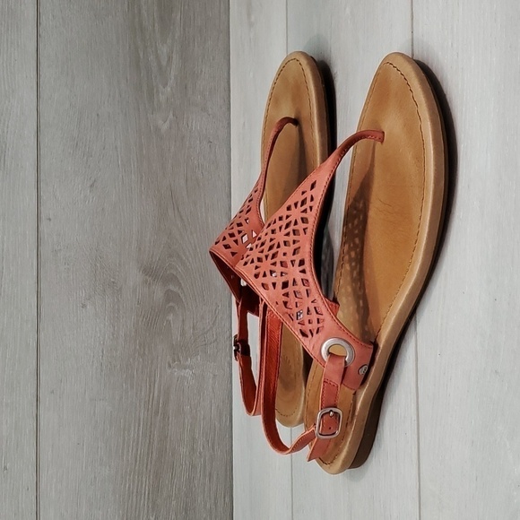 Ugg Australia Women T strap Leather Thong Sandals Flats shoes sz 10 - Picture 1 of 11